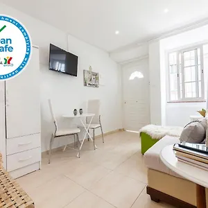 https://a40-castle-arch-studio.hotelaalgarve.com