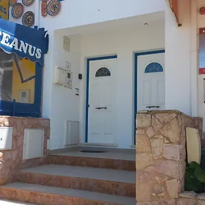 https://studio-in-sagres-whit-terrace-600m-from-the-beach.hotelaalgarve.com